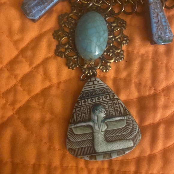 Vintage Moon Goddess Isis Egyptian necklace. It is missing something on top - Picture 4 of 8